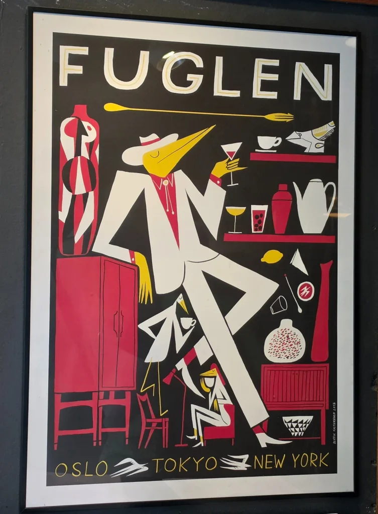오슬로 Fuglen 카페 내부에 걸린 Fuglen Oslo Tokyo New York 포스터