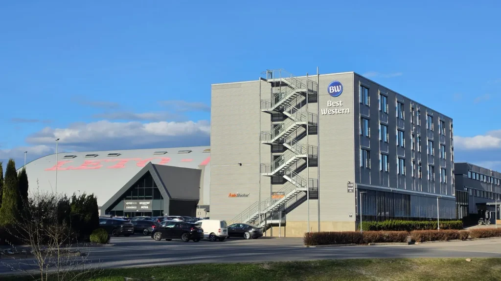 노르웨이 Best Western Leto Arena 호텔 외관과 주차장