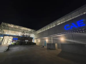 노르웨이 CAE Oslo 교육센터 야간 외관